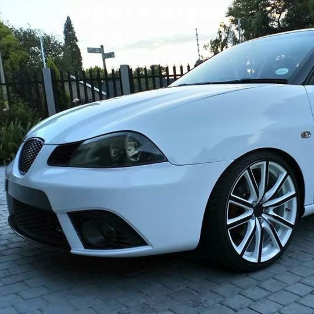 ציפוי ויניל מבריק לבן מטר 1 - Kpmf – תמונה 3