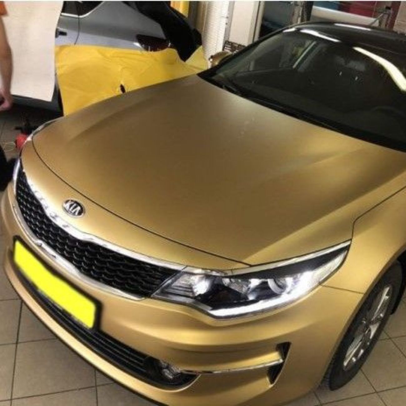 ציפוי ויניל מבריק זהב - Kpmf – תמונה 2