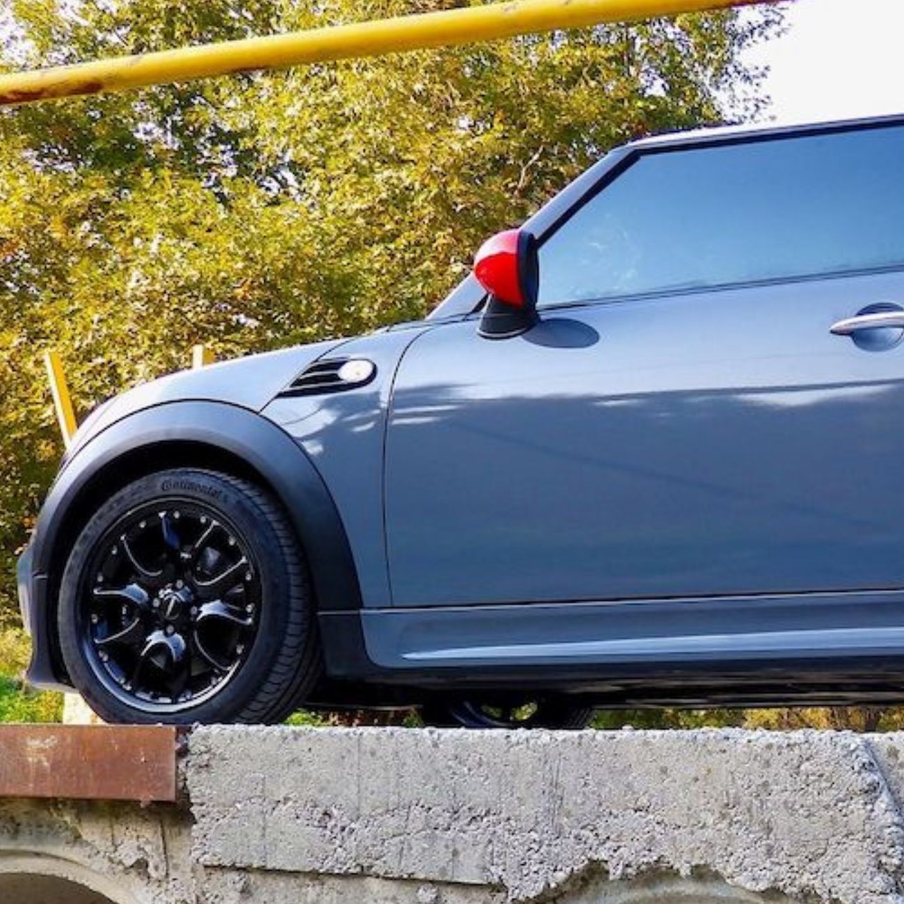 ציפוי ויניל מבריק - אפור אומניוס מטר 1 - Kpmf – תמונה 2